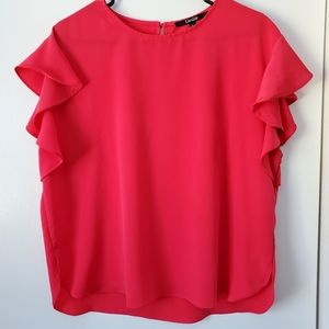 Salmon colored ruffled sleeve L shirts